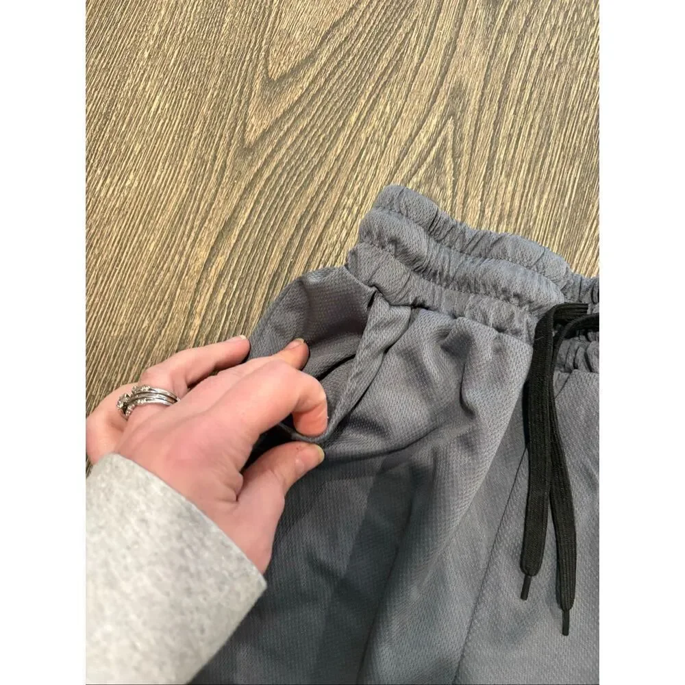 Boys Activewear Shorts High Rise Elastic Waist Slash Pockets Pull-On Gray Size M